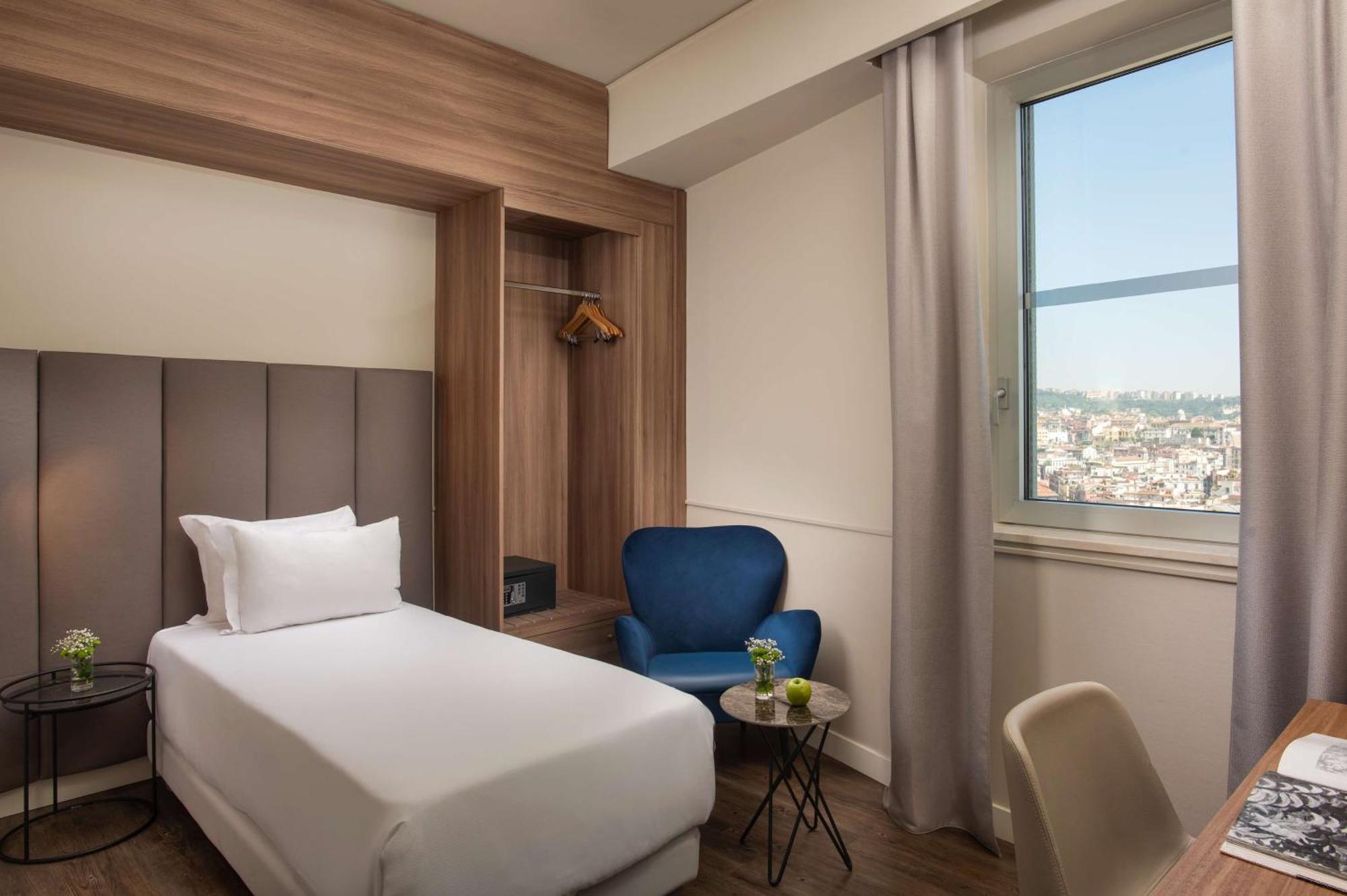 Hotel Nh Napoli Panorama Esterno foto