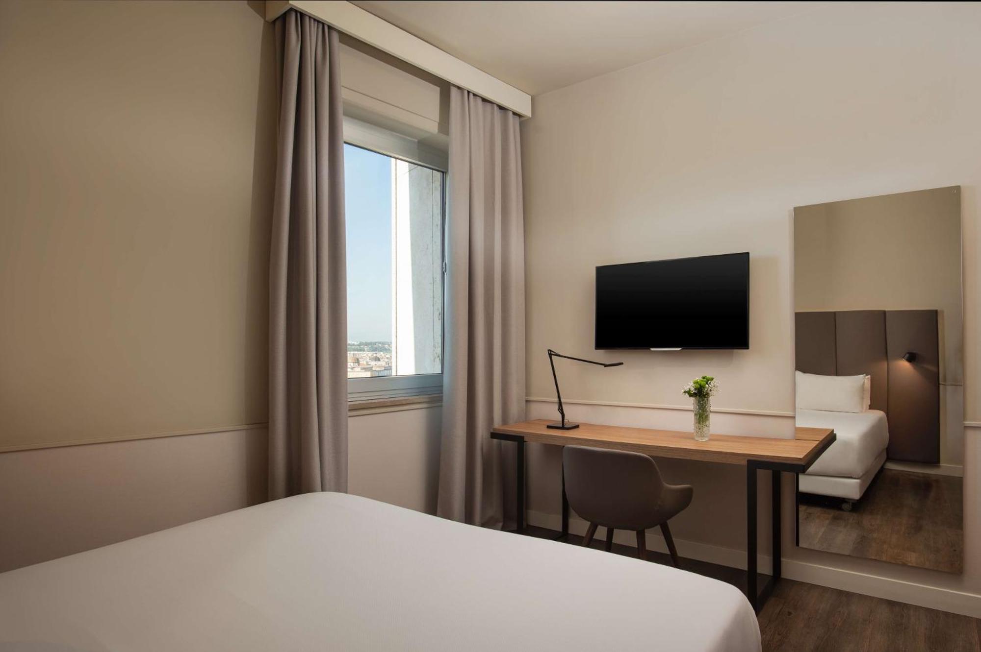 Hotel Nh Napoli Panorama Esterno foto