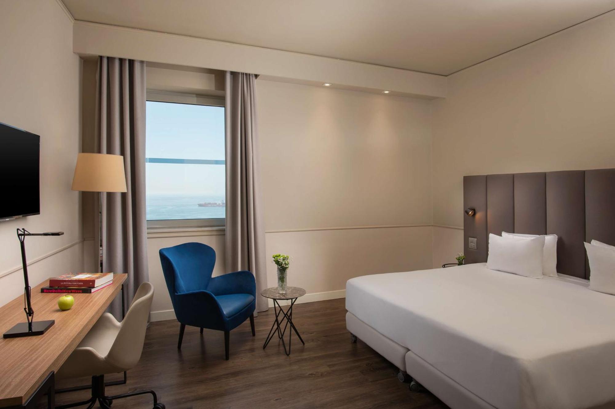 Hotel Nh Napoli Panorama Esterno foto